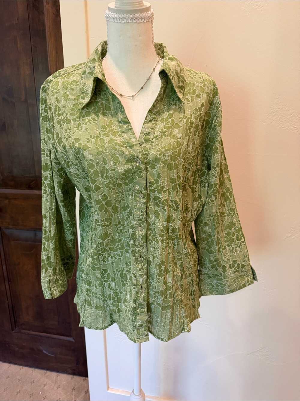 Vintage Green Floral Button-Front Women's Blouse
